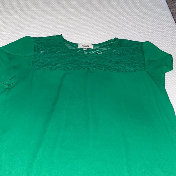Green blouse - Picture 1 of 4